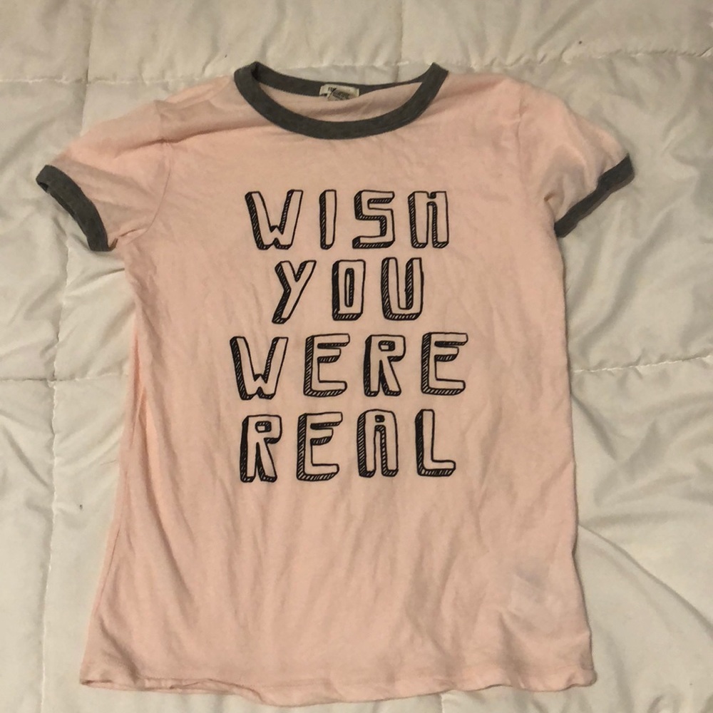 pink tee